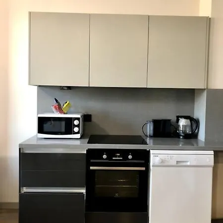 Luxury Flat With Sea & View - Gym & Parking